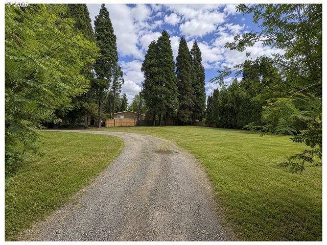 21260 Se Stark St, Gresham, OR 97030