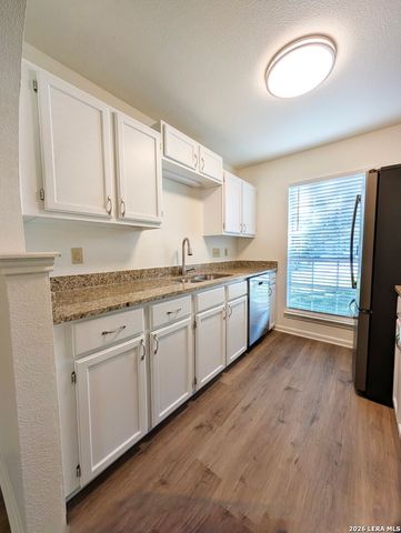 4414 Knollmanor, San Antonio, TX 78247