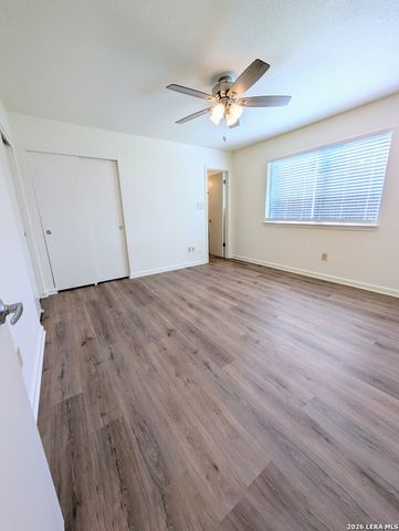 4414 Knollmanor, San Antonio, TX 78247