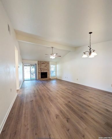 4414 Knollmanor, San Antonio, TX 78247