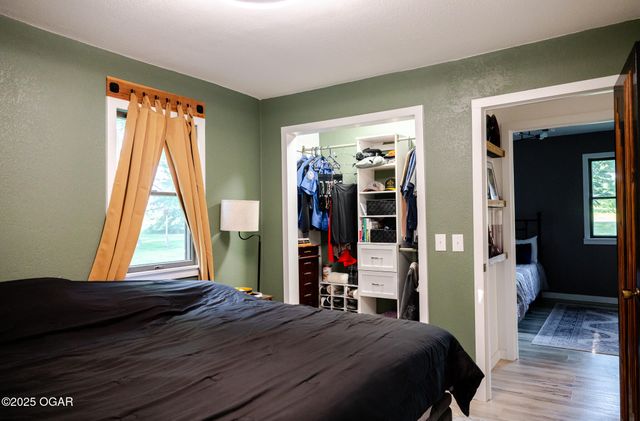 303 N Hudson Avenue, Aurora, MO 65605