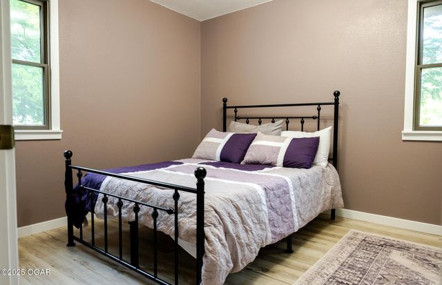 303 N Hudson Avenue, Aurora, MO 65605