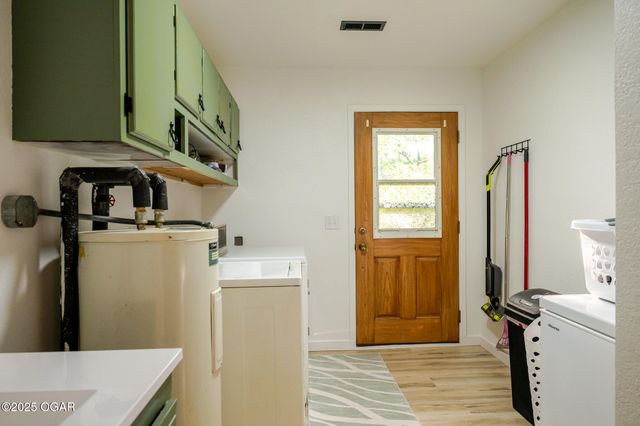 303 N Hudson Avenue, Aurora, MO 65605