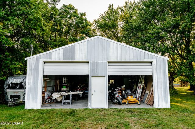 303 N Hudson Avenue, Aurora, MO 65605