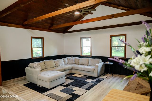 303 N Hudson Avenue, Aurora, MO 65605