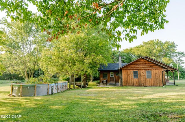 303 N Hudson Avenue, Aurora, MO 65605