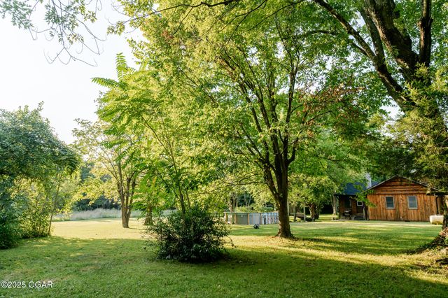 303 N Hudson Avenue, Aurora, MO 65605