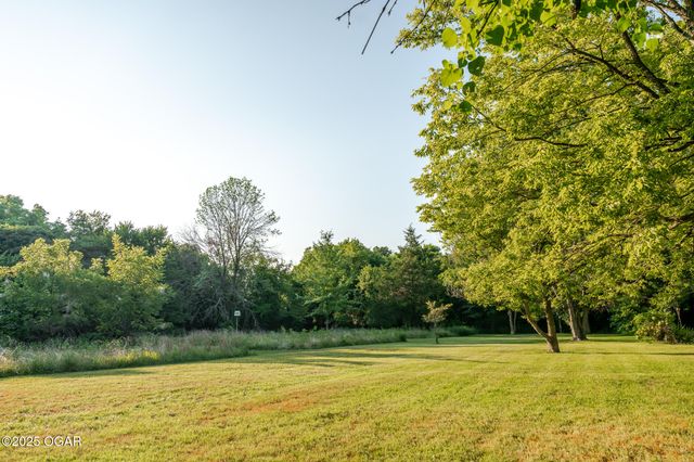 303 N Hudson Avenue, Aurora, MO 65605