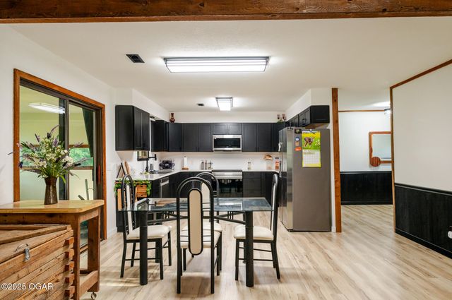 303 N Hudson Avenue, Aurora, MO 65605