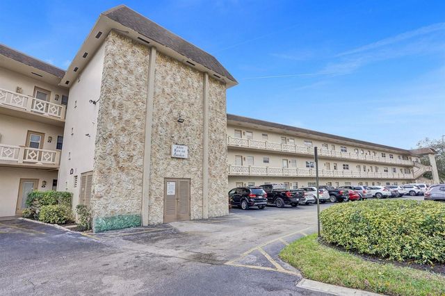 4800 NW 35th Street 612, Lauderdale Lakes, FL 33319