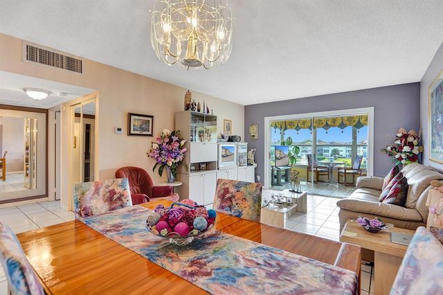 4800 NW 35th Street 612, Lauderdale Lakes, FL 33319