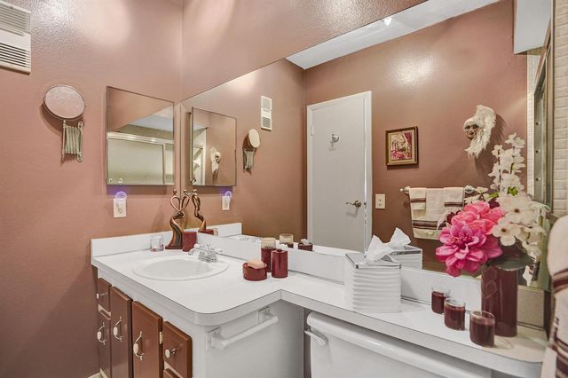 4800 NW 35th Street 612, Lauderdale Lakes, FL 33319