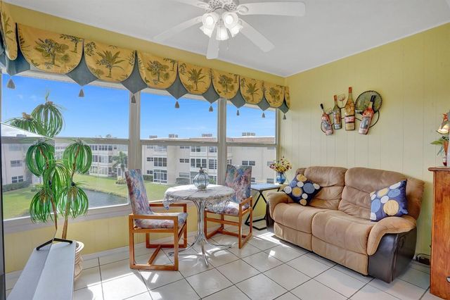 4800 NW 35th Street 612, Lauderdale Lakes, FL 33319