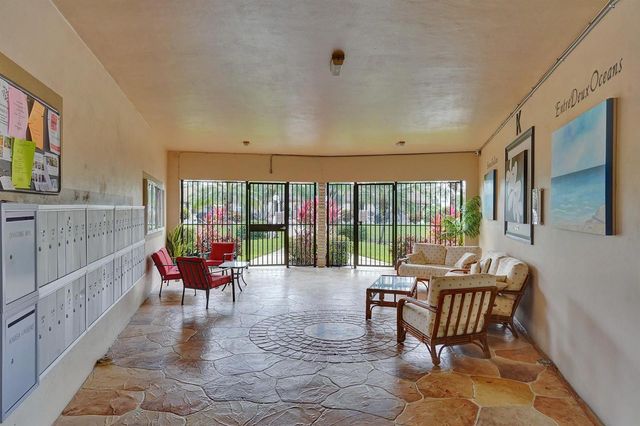 4800 NW 35th Street 612, Lauderdale Lakes, FL 33319