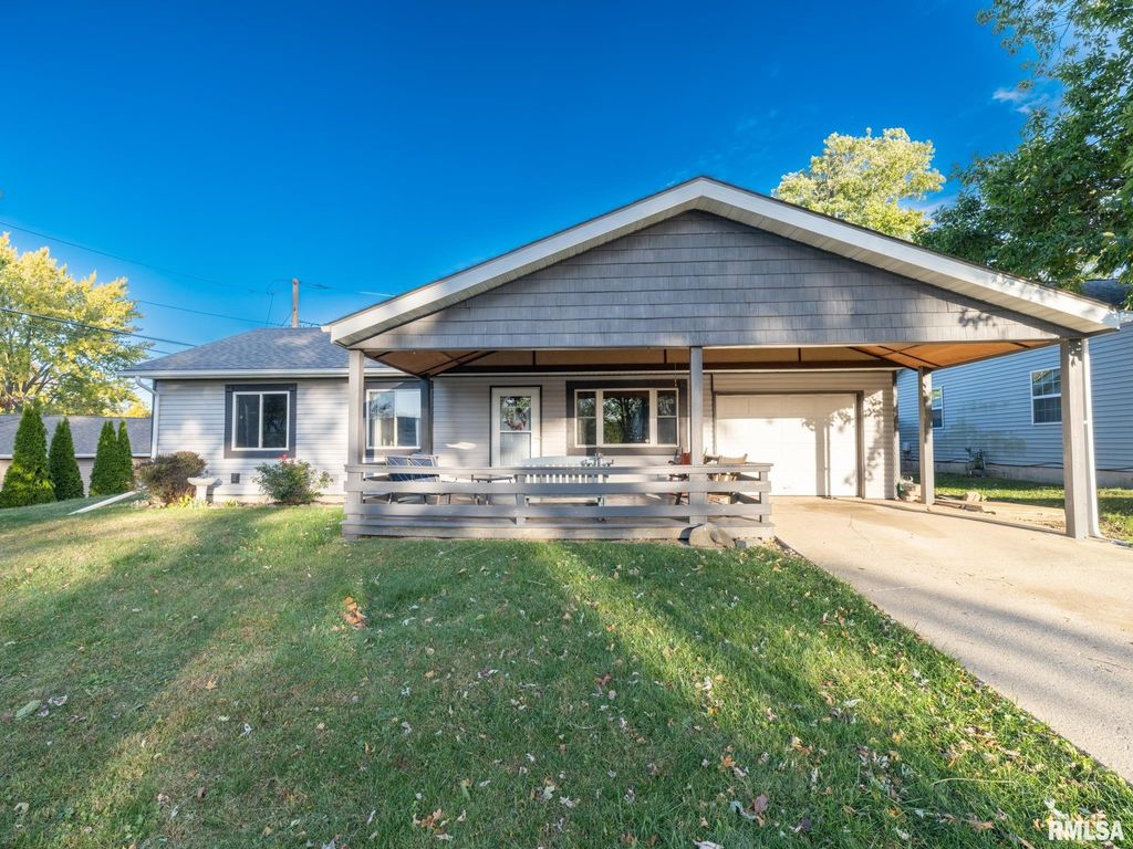 206 TEMPLE Drive, Washington, IL 61571