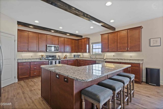 706 Chestnut Drive, Gatlinburg, TN 37738