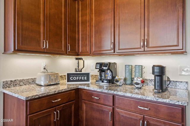 706 Chestnut Drive, Gatlinburg, TN 37738