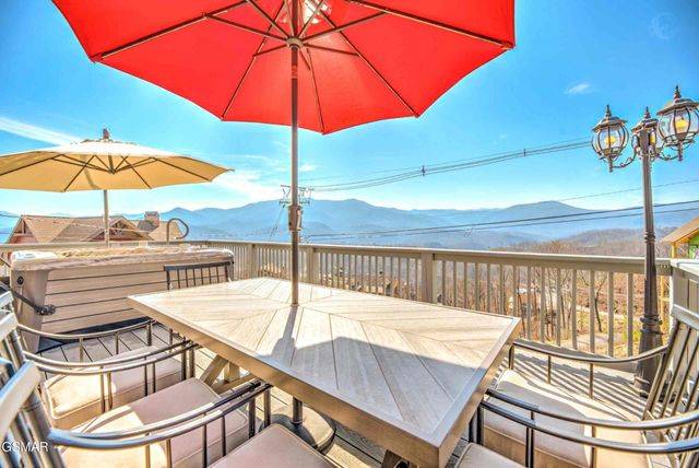 706 Chestnut Drive, Gatlinburg, TN 37738