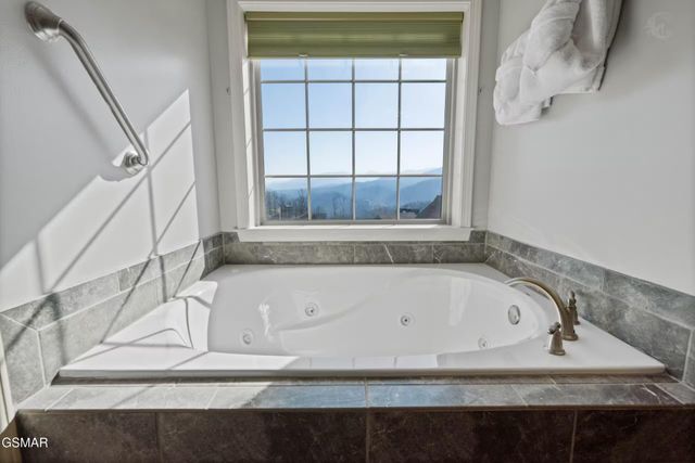 706 Chestnut Drive, Gatlinburg, TN 37738