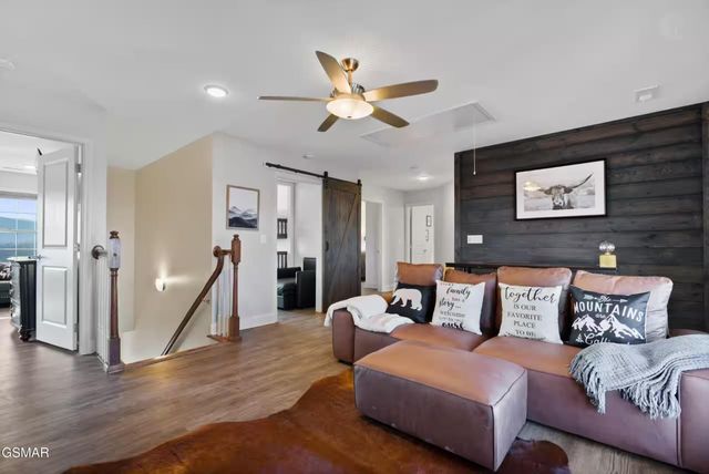 706 Chestnut Drive, Gatlinburg, TN 37738