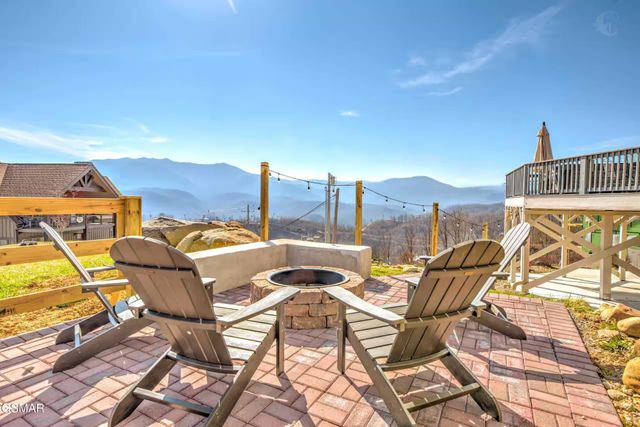 706 Chestnut Drive, Gatlinburg, TN 37738