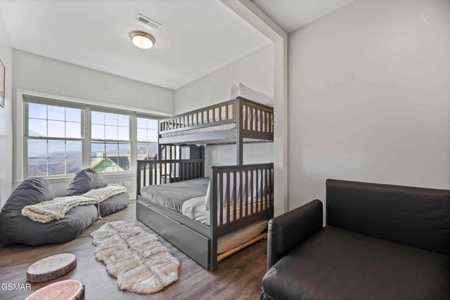 706 Chestnut Drive, Gatlinburg, TN 37738