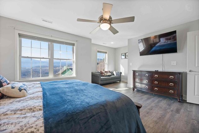 706 Chestnut Drive, Gatlinburg, TN 37738
