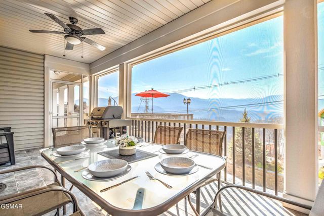 706 Chestnut Drive, Gatlinburg, TN 37738