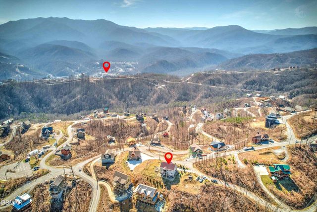 706 Chestnut Drive, Gatlinburg, TN 37738