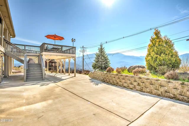 706 Chestnut Drive, Gatlinburg, TN 37738