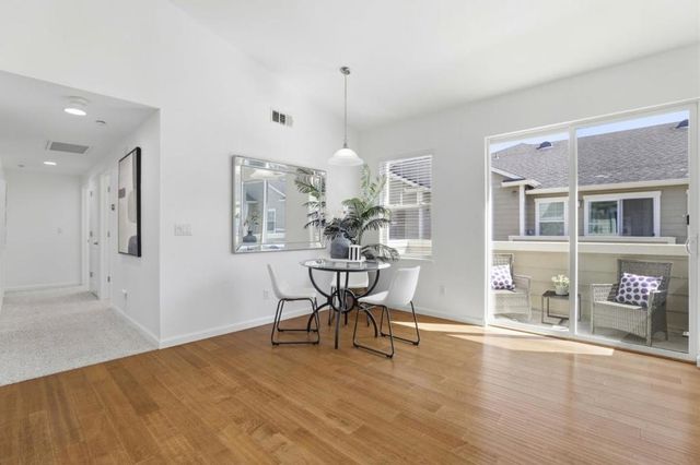 1035 Scotia Terrace 304, Sunnyvale, CA 94089