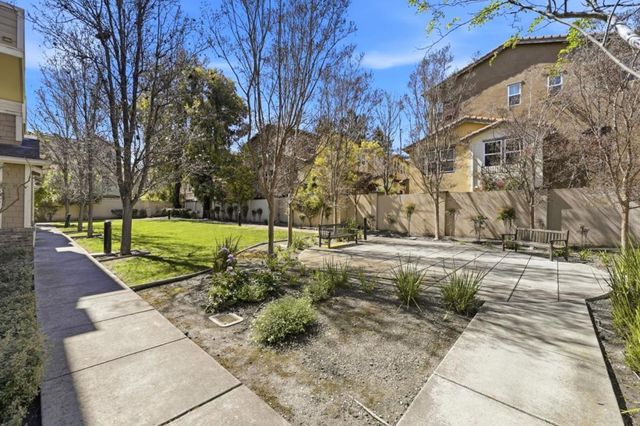 1035 Scotia Terrace 304, Sunnyvale, CA 94089