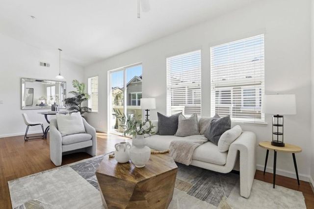 1035 Scotia Terrace 304, Sunnyvale, CA 94089