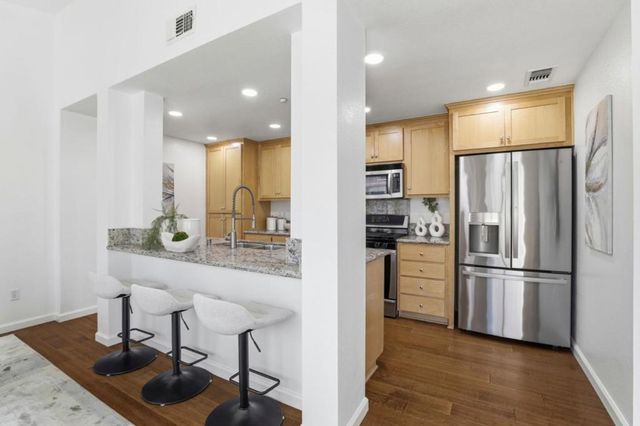 1035 Scotia Terrace 304, Sunnyvale, CA 94089