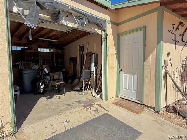 17305 N Lost Mine Drive, Dolan Springs, AZ 86441