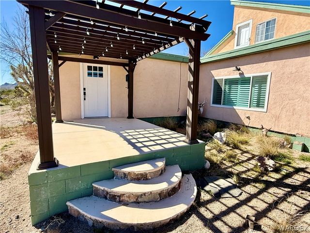 17305 N Lost Mine Drive, Dolan Springs, AZ 86441