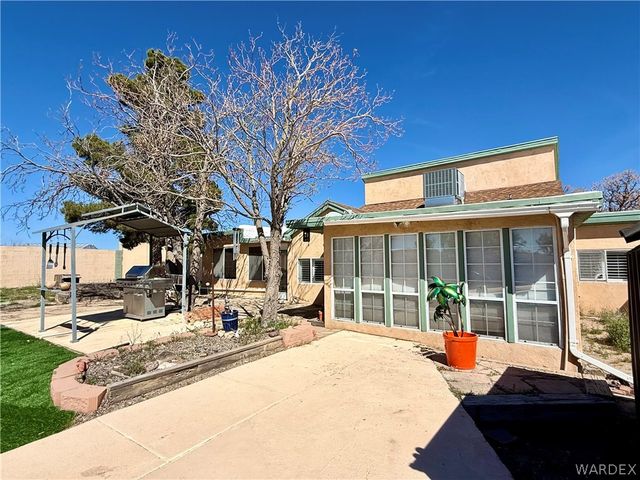 17305 N Lost Mine Drive, Dolan Springs, AZ 86441