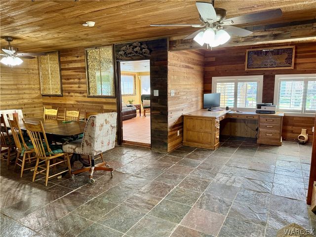 17305 N Lost Mine Drive, Dolan Springs, AZ 86441