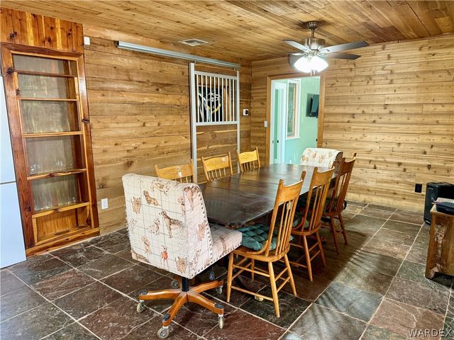 17305 N Lost Mine Drive, Dolan Springs, AZ 86441