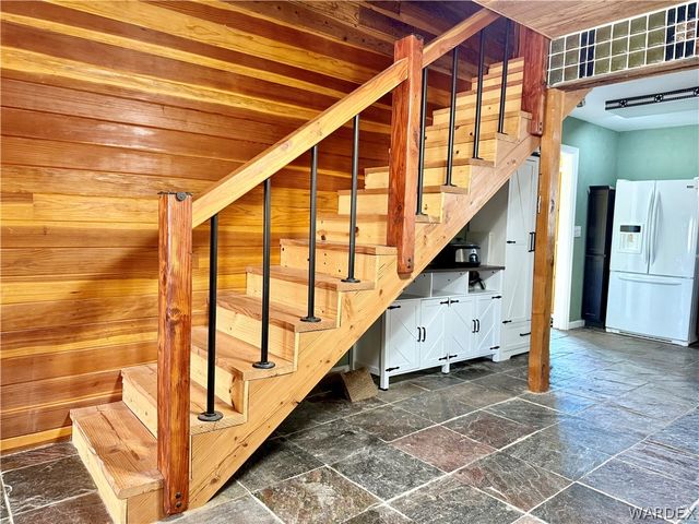 17305 N Lost Mine Drive, Dolan Springs, AZ 86441