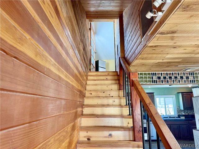 17305 N Lost Mine Drive, Dolan Springs, AZ 86441