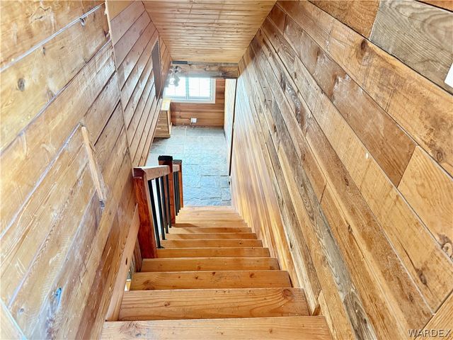 17305 N Lost Mine Drive, Dolan Springs, AZ 86441