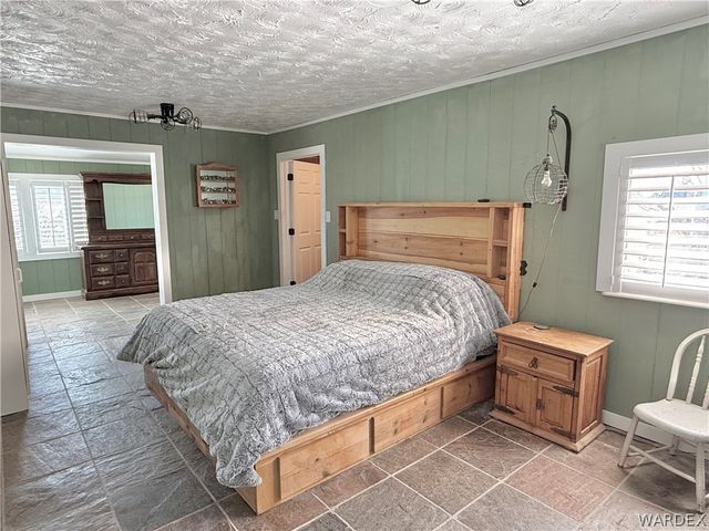 17305 N Lost Mine Drive, Dolan Springs, AZ 86441