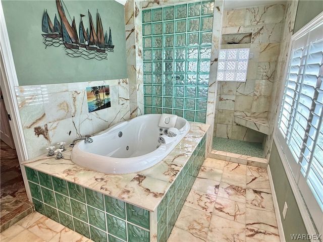 17305 N Lost Mine Drive, Dolan Springs, AZ 86441