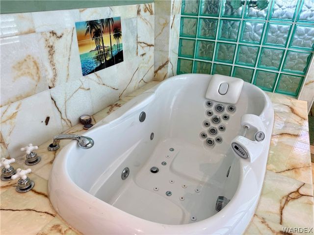 17305 N Lost Mine Drive, Dolan Springs, AZ 86441