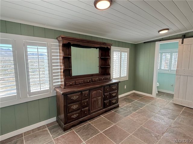 17305 N Lost Mine Drive, Dolan Springs, AZ 86441