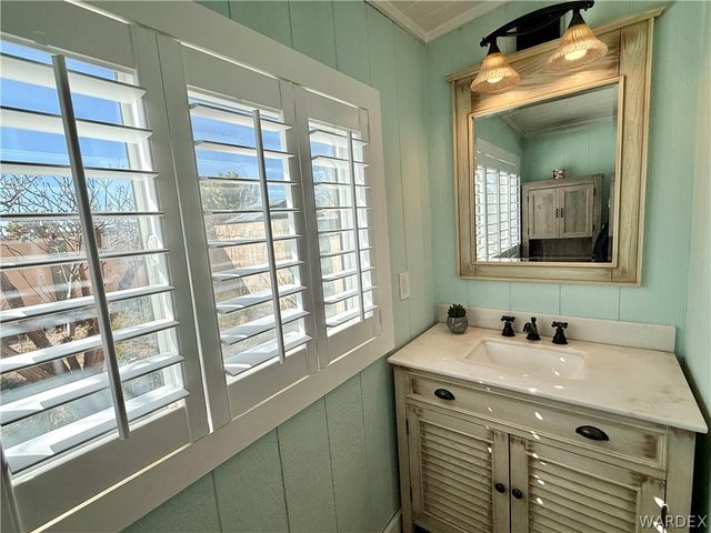 17305 N Lost Mine Drive, Dolan Springs, AZ 86441