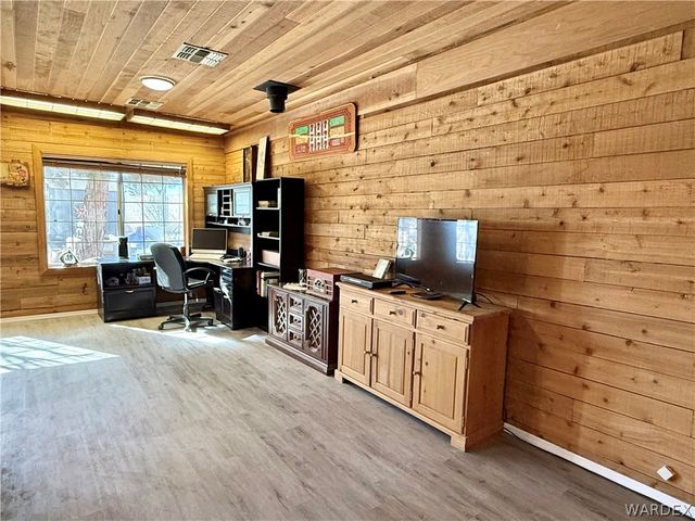 17305 N Lost Mine Drive, Dolan Springs, AZ 86441