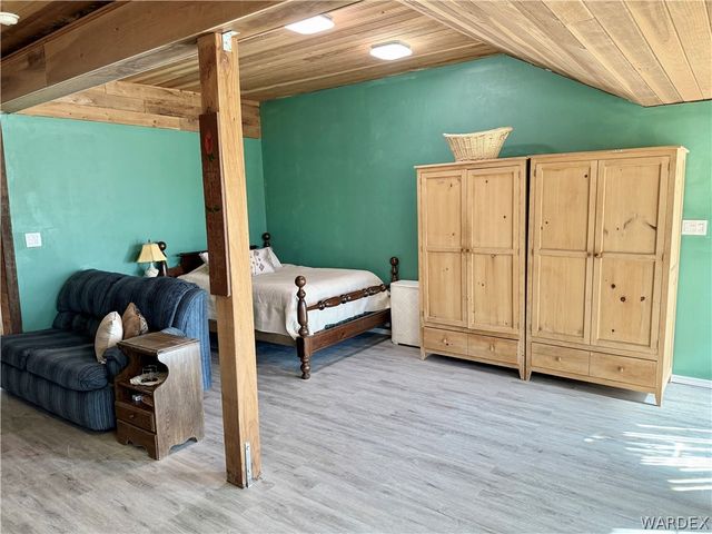 17305 N Lost Mine Drive, Dolan Springs, AZ 86441