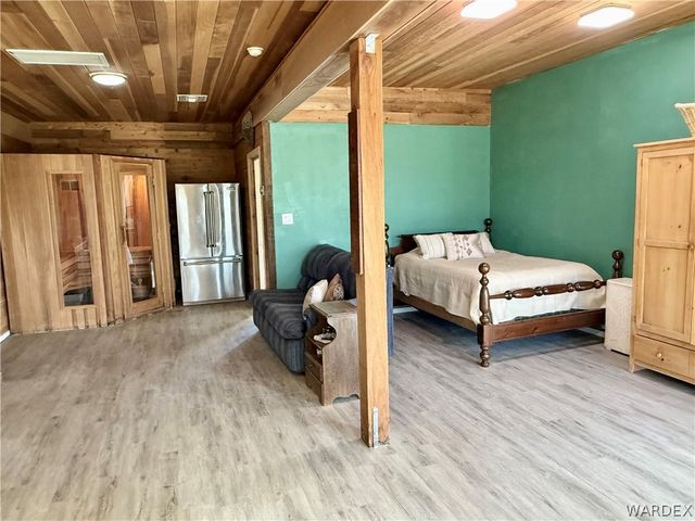 17305 N Lost Mine Drive, Dolan Springs, AZ 86441